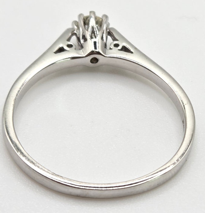 2416: Vintage 9ct White Gold Round Full Cut Diamond Solitaire