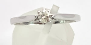 2416: Vintage 9ct White Gold Round Full Cut Diamond Solitaire