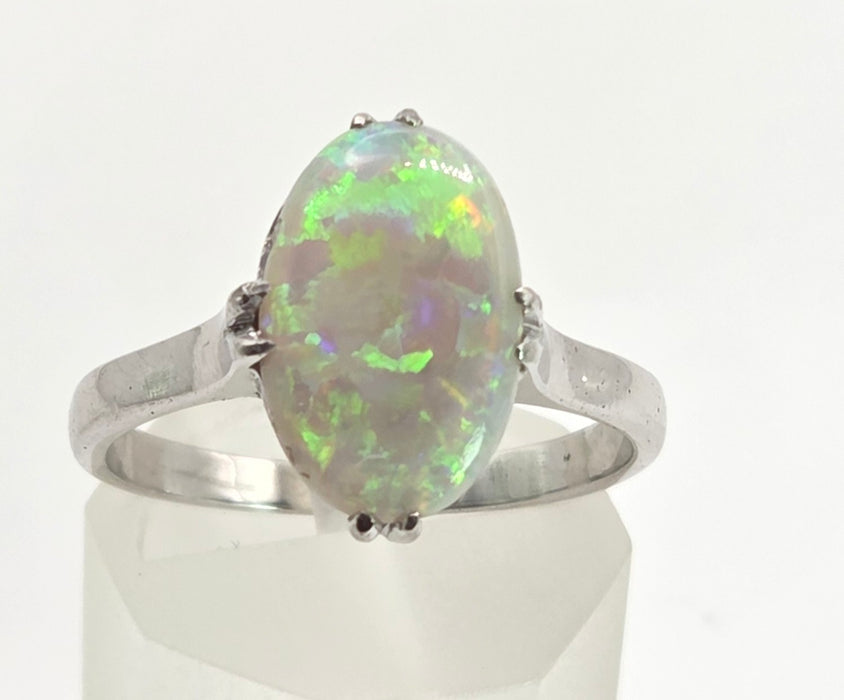 2469: Vintage 14ct White Gold Vibrant White Opal Solitaire Ring