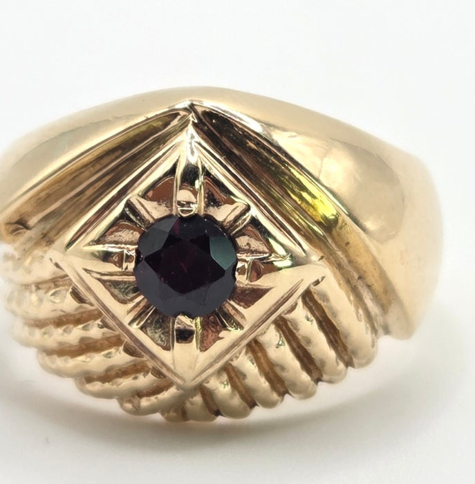 2504- Vintage: Heavy 9ct Gold Ornate Garnet Signet Ring- From 1975