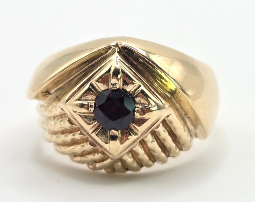 2504- Vintage: Heavy 9ct Gold Ornate Garnet Signet Ring- From 1975