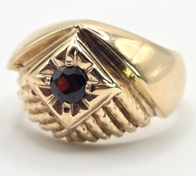 2504- Vintage: Heavy 9ct Gold Ornate Garnet Signet Ring- From 1975