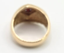 Load image into Gallery viewer, 2504- Vintage: Heavy 9ct Gold Ornate Garnet Signet Ring- From 1975
