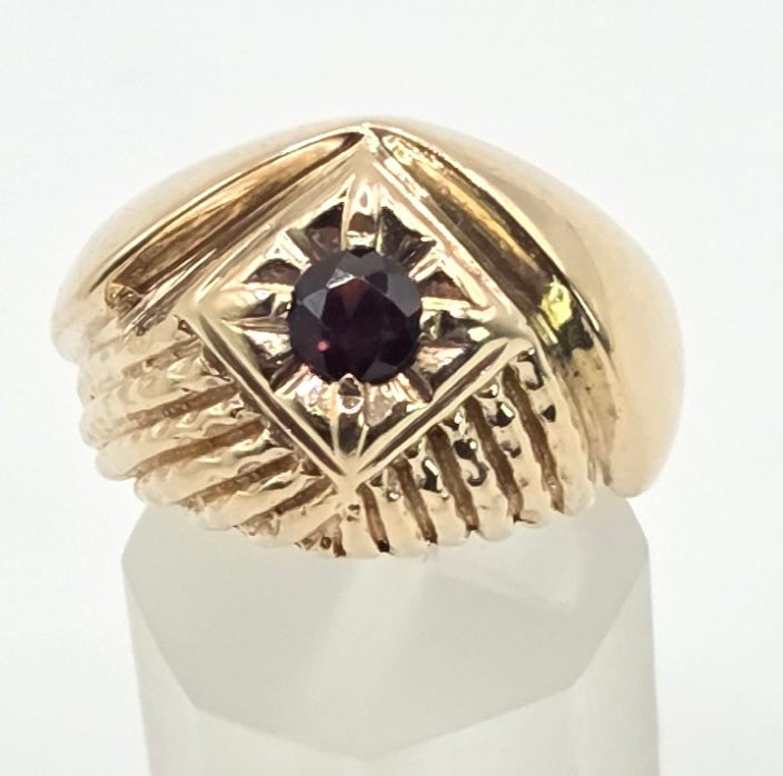 2504- Vintage: Heavy 9ct Gold Ornate Garnet Signet Ring- From 1975