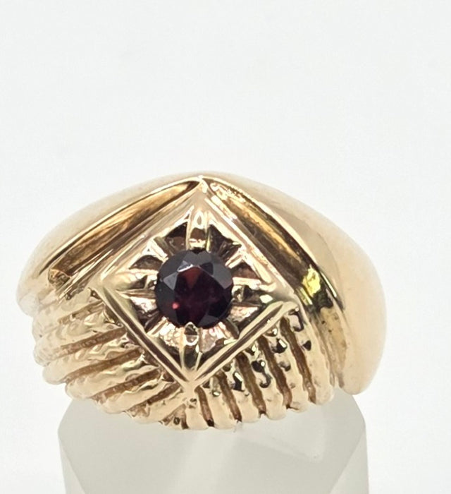 2504- Vintage: Heavy 9ct Gold Ornate Garnet Signet Ring- From 1975