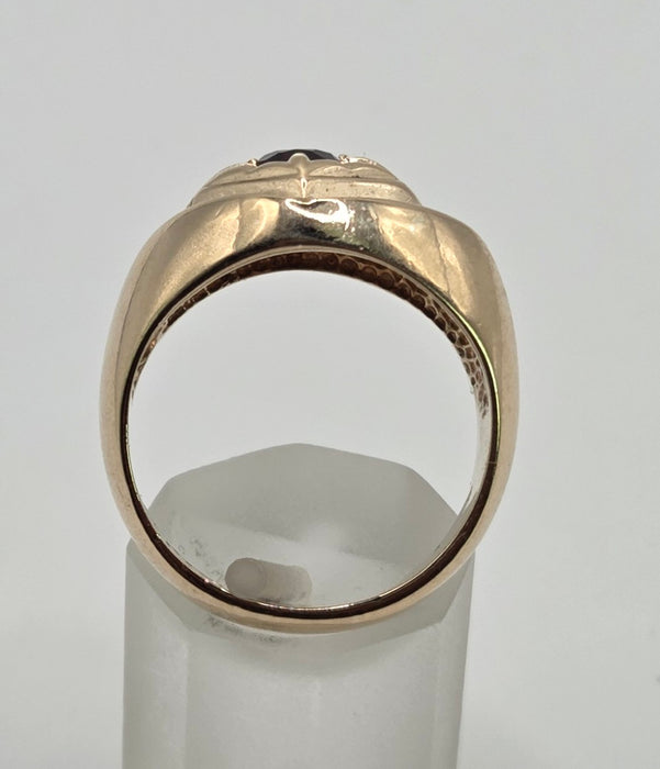 2504- Vintage: Heavy 9ct Gold Ornate Garnet Signet Ring- From 1975