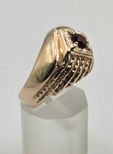 Load image into Gallery viewer, 2504- Vintage: Heavy 9ct Gold Ornate Garnet Signet Ring- From 1975
