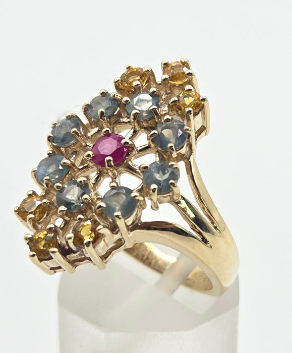 2506- Vintage: 9ct Gold Green & Yellow Sapphires Ruby Openwork Cocktail Ring