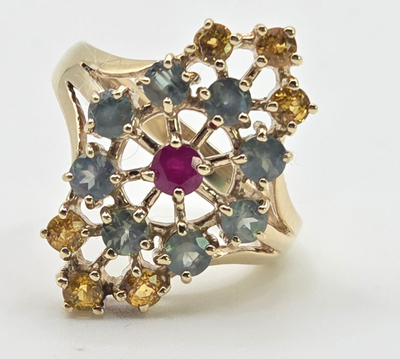 2506- Vintage: 9ct Gold Green & Yellow Sapphires Ruby Openwork Cocktail Ring