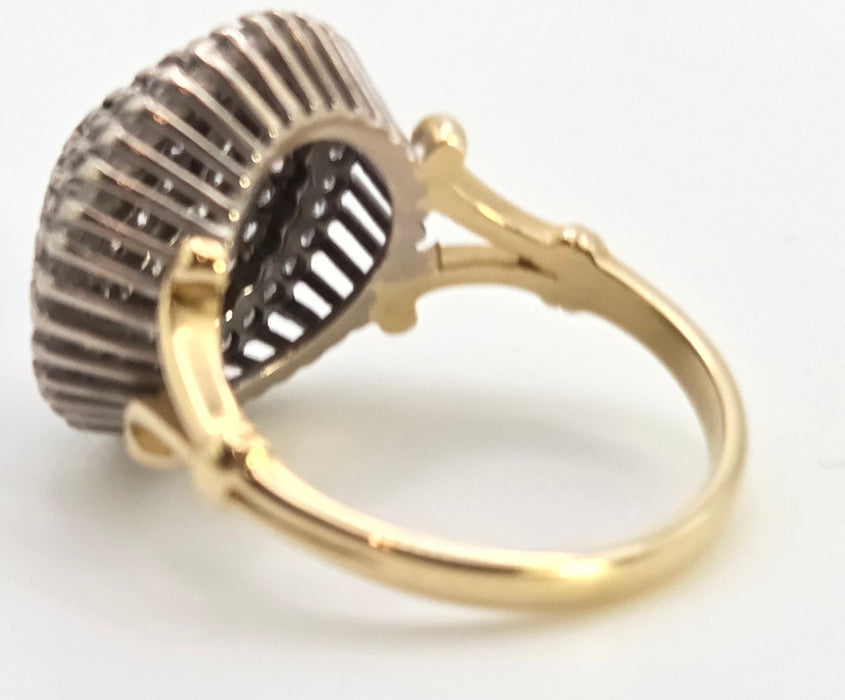 2560: Vintage 18ct Gold Natural Diamonds (1.25ct) Tiered Cluster Ring
