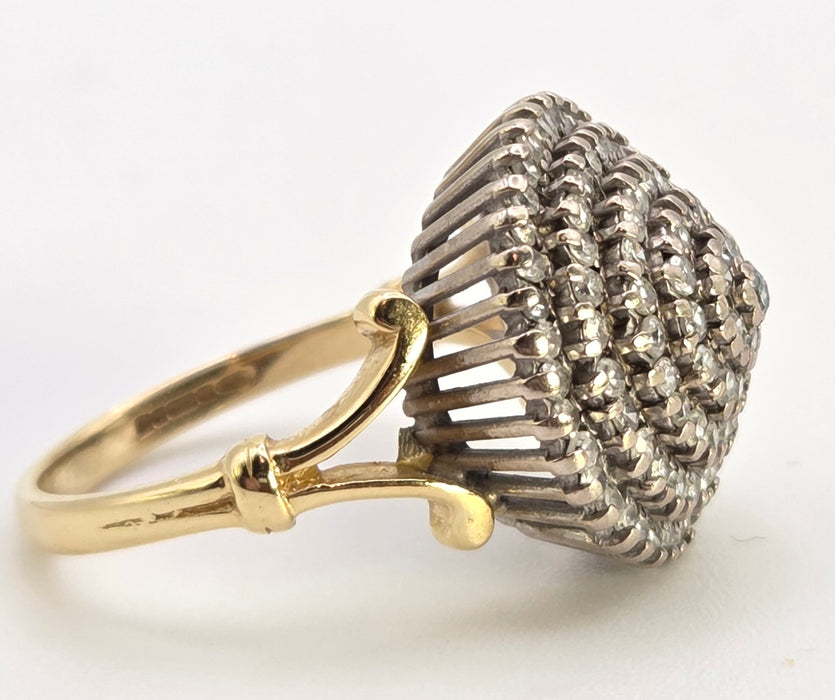 2560: Vintage 18ct Gold Natural Diamonds (1.25ct) Tiered Cluster Ring