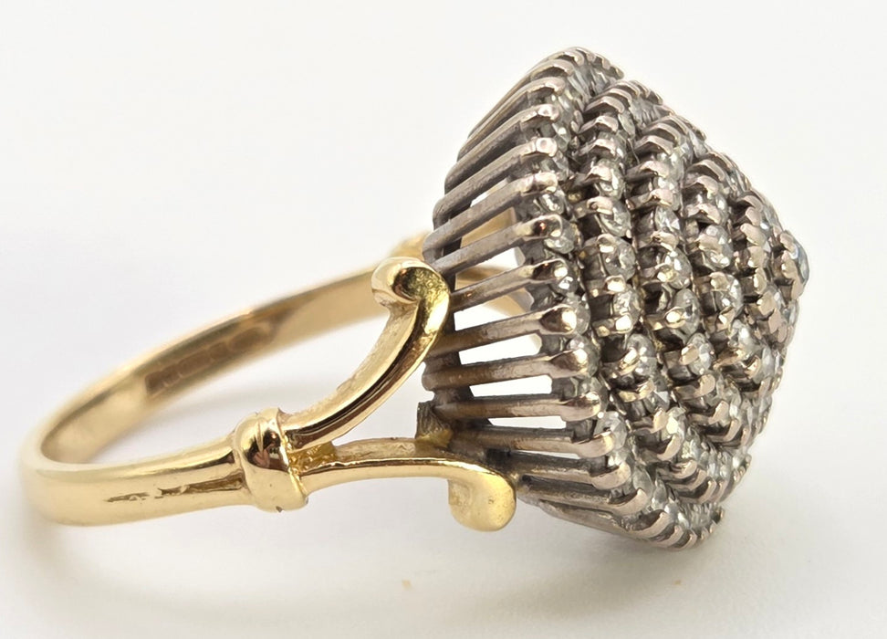 2560: Vintage 18ct Gold Natural Diamonds (1.25ct) Tiered Cluster Ring