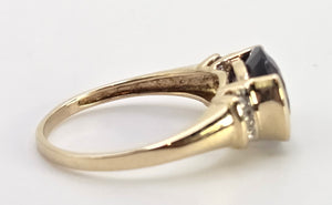 5999: Vintage: 9ct Gold Oval Faceted Purple Amethyst Diamond Dress Ring