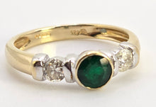 Cargar imagen en el visor de la galería, 6137: Vintage 18ct Gold Round Cut Emerald Twin Diamonds Ring
