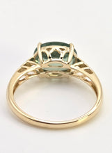 Cargar imagen en el visor de la galería, 2495: Vintage 14ct Gold Rare Oval  Faceted Green Garnet Solitaire
