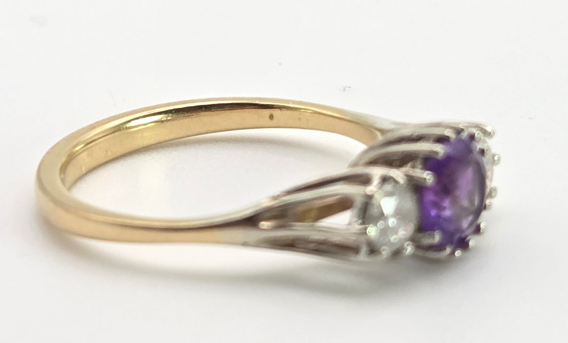 2496: Vintage Exquisite 18ct Gold Amethyst Twin Round Full Cut Diamonds
