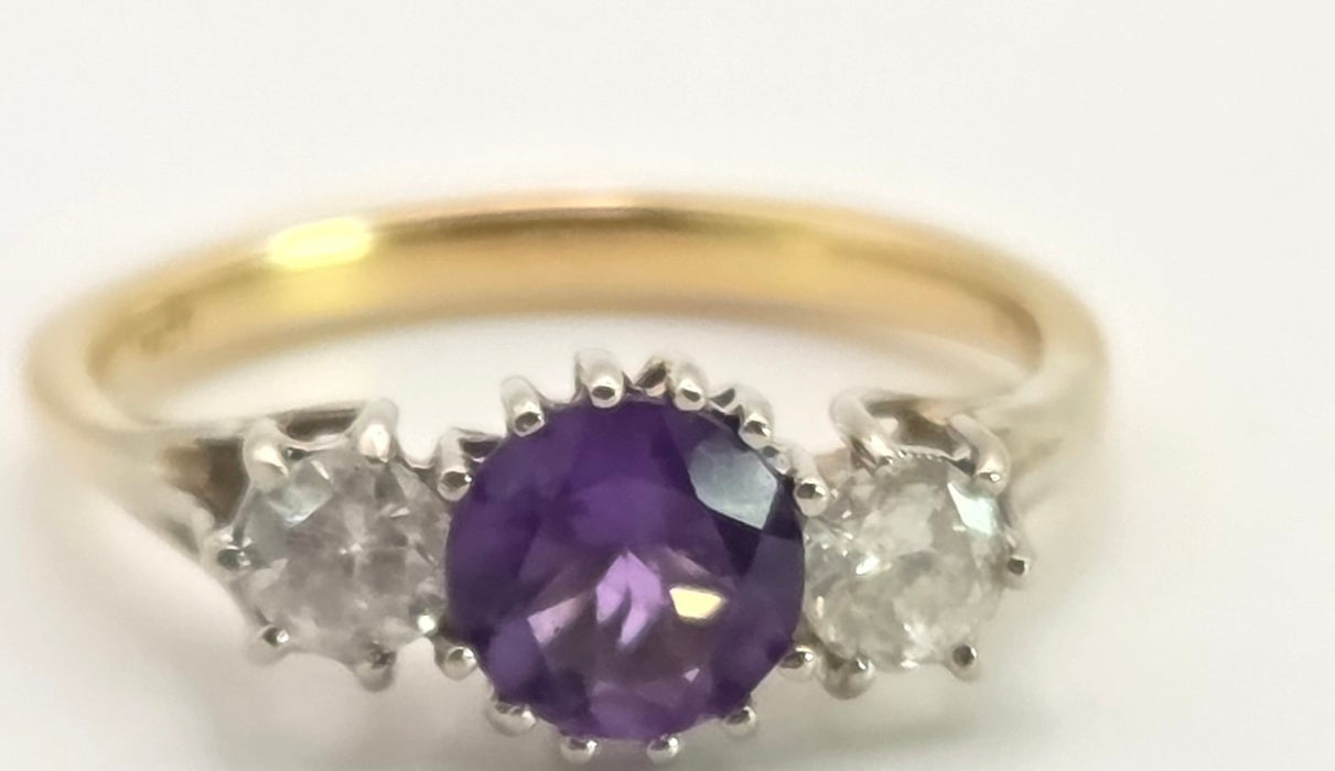 2496: Vintage Exquisite 18ct Gold Amethyst Twin Round Full Cut Diamonds