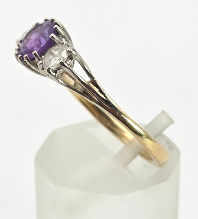 2496: Vintage Exquisite 18ct Gold Amethyst Twin Round Full Cut Diamonds