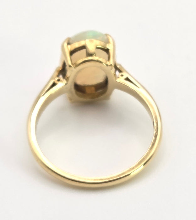 2522 - Vintage 18ct Gold Cabochon White Opal Solitair Ring- From 1984