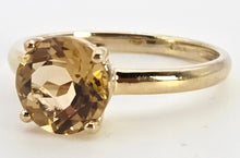 Load image into Gallery viewer, 2417: Vintage 9ct Gold Round Cut Yellow Citrine Solitaire
