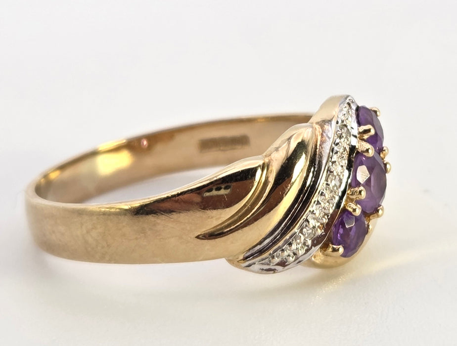 2449 Vintage 9ct Gold Amethyst Diamonds Dress Ring