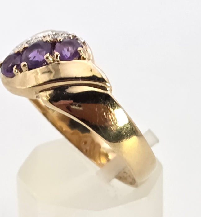 2449 Vintage 9ct Gold Amethyst Diamonds Dress Ring