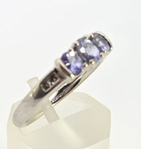 2457: Vintage: 9ct White Gold Violet Blue Tanzanites Natural Diamonds Dress/Stacker Ring
