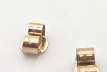 Load image into Gallery viewer, 2529- Vintage 9ct Gold Openwork Butterfly Stud Earrings
