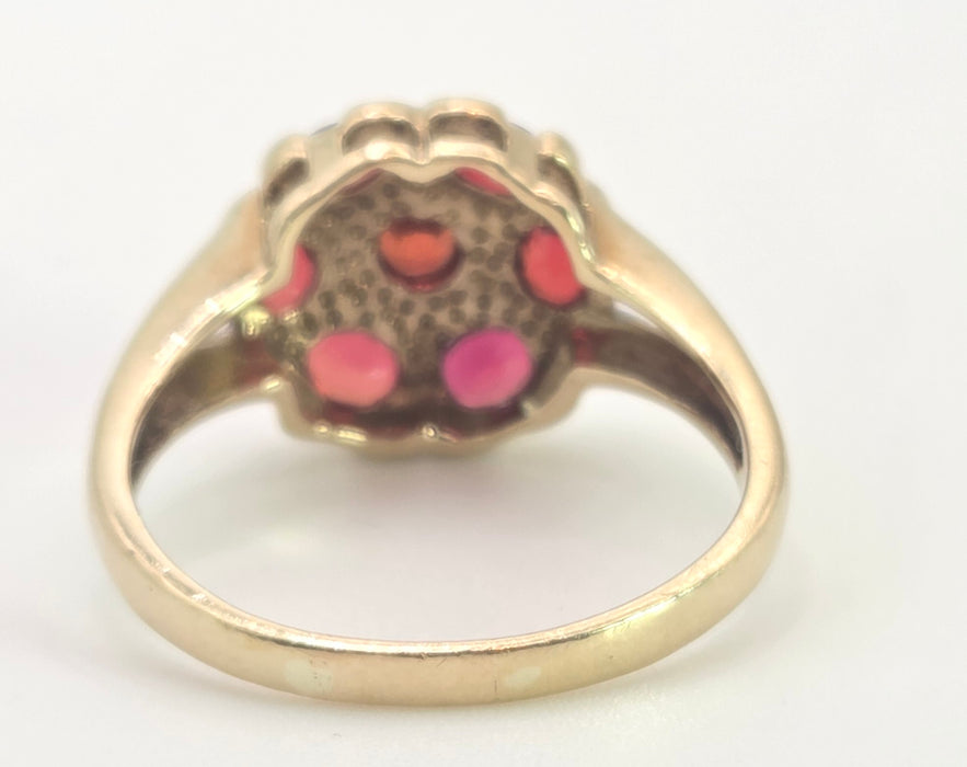 2543- Vintage 9ct Gold 7 Rubies Geometric Set Cocktail Ring