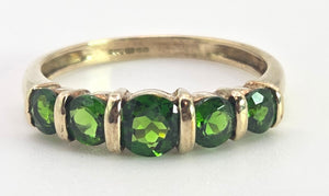 2549: Vintage 9ct Gold Green Diopside Stacker/Hal Eternity Ring