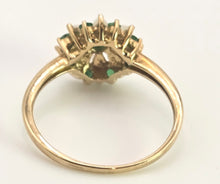 Load image into Gallery viewer, 2546- Vintage: 9ct Gold 9 Emeralds 8 White Opals Daisy Flower Head Ring
