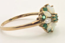 Load image into Gallery viewer, 2546- Vintage: 9ct Gold 9 Emeralds 8 White Opals Daisy Flower Head Ring

