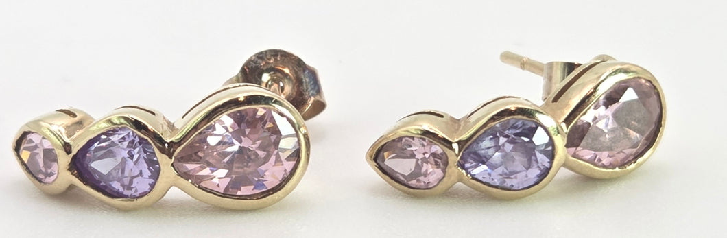 2448- Vintage 9ct Gold pear Cut Pink & Blue Topaz Stud Earrings