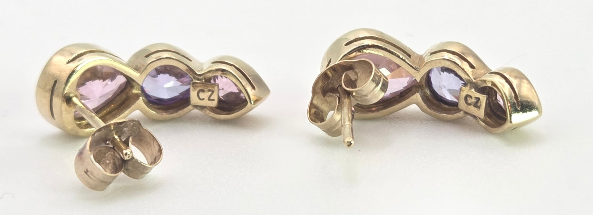 2448- Vintage 9ct Gold pear Cut Pink & Blue Topaz Stud Earrings