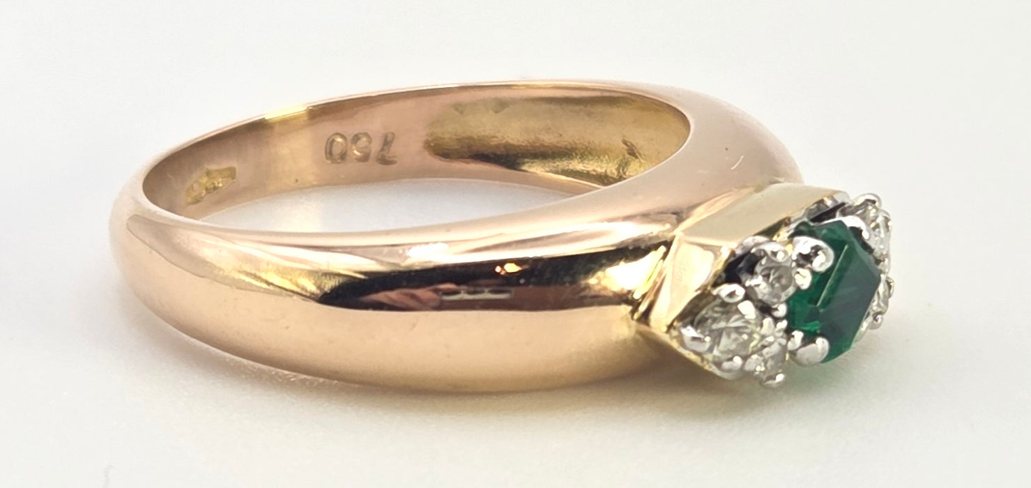 2078 Vintage: 18ct Yellow Gold Emerald & Diamond Seven Stone Dress Ring
