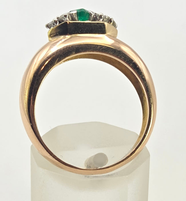 2078 Vintage: 18ct Yellow Gold Emerald & Diamond Seven Stone Dress Ring