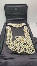 Cargar imagen en el visor de la galería, 2612 Vintage Tiffany &amp; Co Ziegfeld Freshwater Pearls Silver Necklace -Extra Long- 280cm
