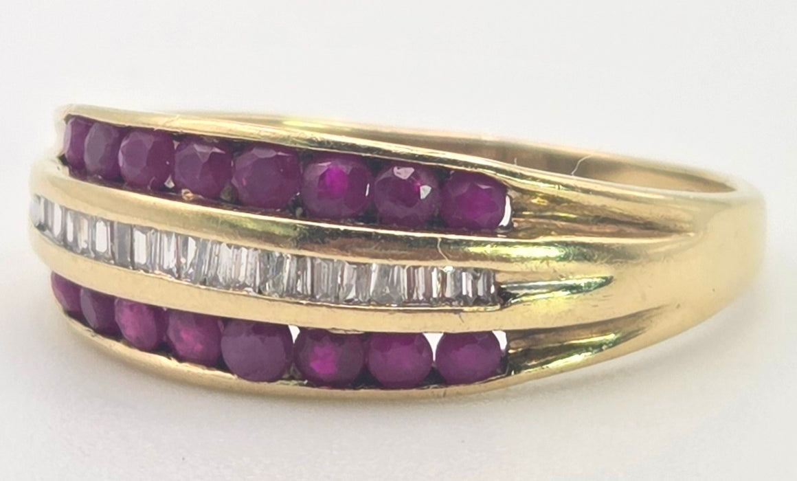 2525 Vintage: 9ct Yellow Gold Ruby & Diamond Three-Row Band Ring
