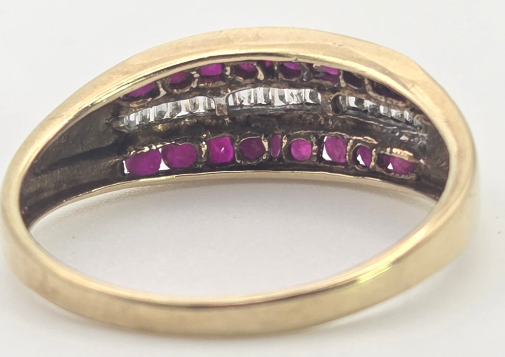 2525 Vintage: 9ct Yellow Gold Ruby & Diamond Three-Row Band Ring