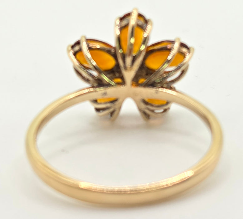 2527: Vintage 9ct Gold Orange Citrines Diamond Flower Head Ring
