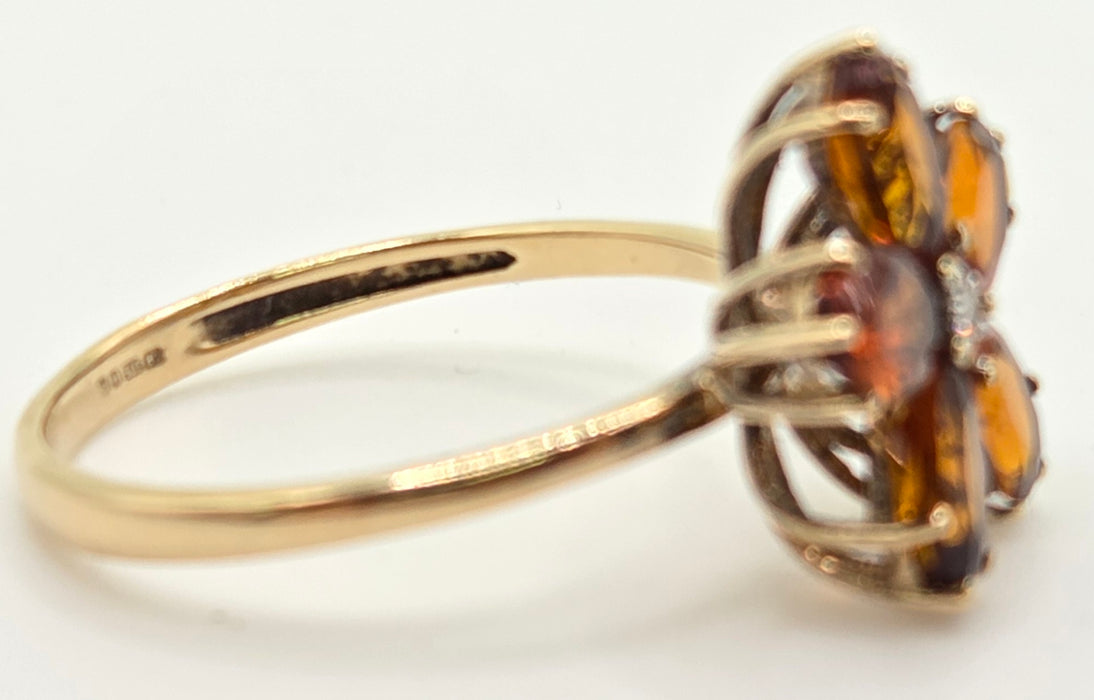 2527: Vintage 9ct Gold Orange Citrines Diamond Flower Head Ring
