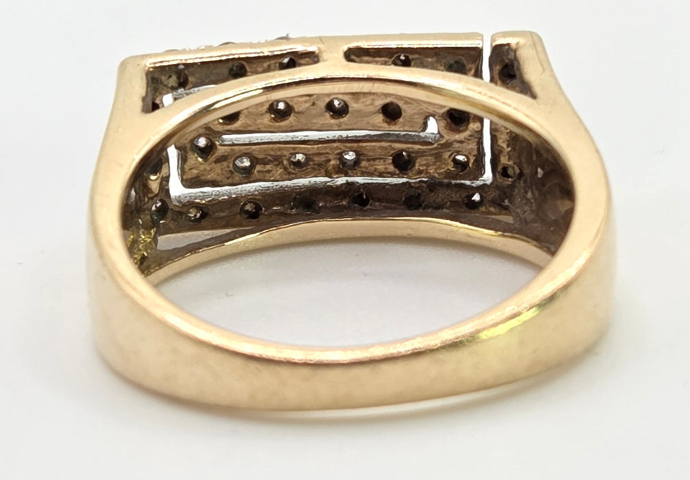 2531 Vintage: 9ct Gold 29 Natural Sparkling Diamonds Ring