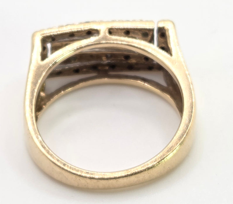 2531 Vintage: 9ct Gold 29 Natural Sparkling Diamonds Ring