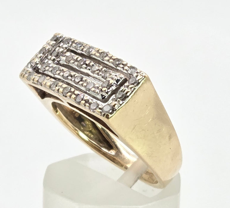 2531 Vintage: 9ct Gold 29 Natural Sparkling Diamonds Ring