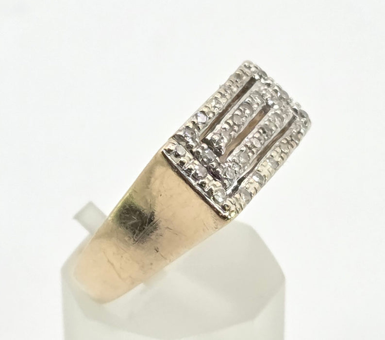 2531 Vintage: 9ct Gold 29 Natural Sparkling Diamonds Ring