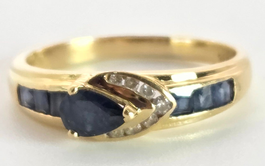 2378: Vintage; 18ct Gold Blue Sapphires Diamonds Dress/ Stacker Ring