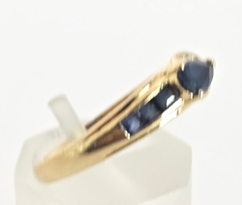 2378: Vintage; 18ct Gold Blue Sapphires Diamonds Dress/ Stacker Ring