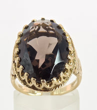 Cargar imagen en el visor de la galería, 2387- Vintage 9ct Gold large Smokey Quartz Cocktail Ring- From 1976
