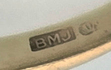 Load image into Gallery viewer, 2423: Vintage: 9ct Gold Australian Blue Sapphire Natural diamonds Cluster Ring
