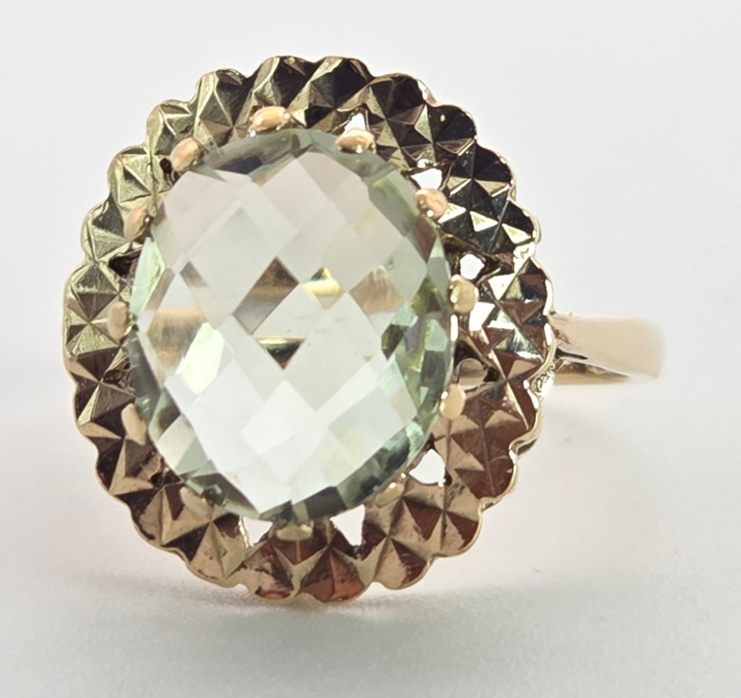 2433: Vintage: 9ct Gold Large Mint Green Amethyst Ring -From 1967